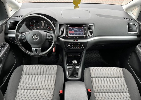 Volkswagen Sharan cena 45900 przebieg: 260940, rok produkcji 2011 z Suwałki małe 667